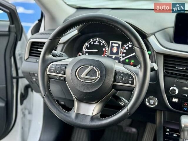 Білий Лексус РХ, об'ємом двигуна 2 л та пробігом 70 тис. км за 32900 $, фото 49 на Automoto.ua