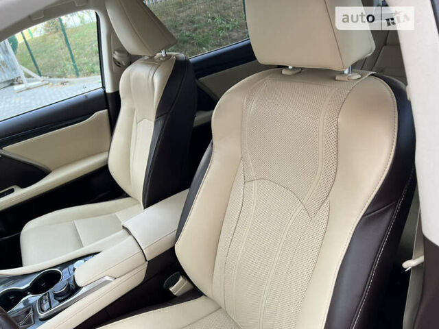Лексус РХ 2016 у Виннице на Automoto.ua Белый Лексус РХ, об'ємом двигуна 2 л та пробігом 80 тис. км за 38600 $, фото 71 на Automoto.ua