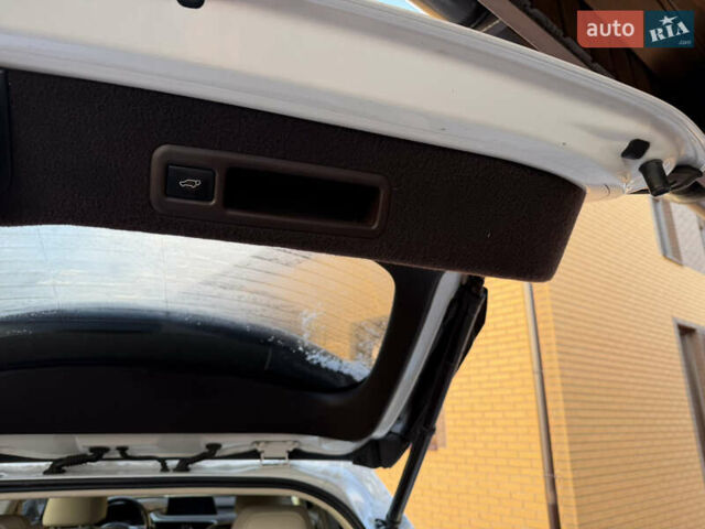 Білий Лексус РХ, об'ємом двигуна 2 л та пробігом 113 тис. км за 29000 $, фото 12 на Automoto.ua