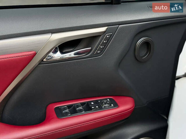 Білий Лексус РХ, об'ємом двигуна 2 л та пробігом 92 тис. км за 33499 $, фото 2 на Automoto.ua