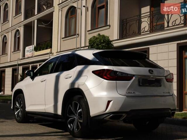 Белый Лексус РХ, объемом двигателя 2 л и пробегом 86 тыс. км за 31900 $, фото 2 на Automoto.ua