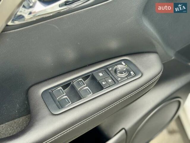 Білий Лексус РХ, об'ємом двигуна 2 л та пробігом 70 тис. км за 32900 $, фото 35 на Automoto.ua