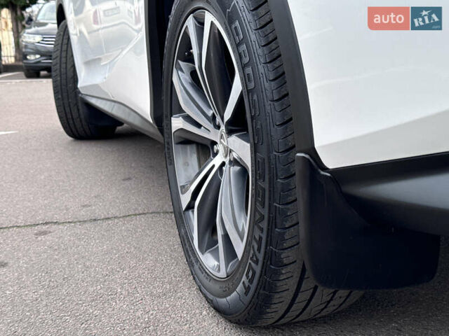 Білий Лексус РХ, об'ємом двигуна 2 л та пробігом 179 тис. км за 29990 $, фото 36 на Automoto.ua