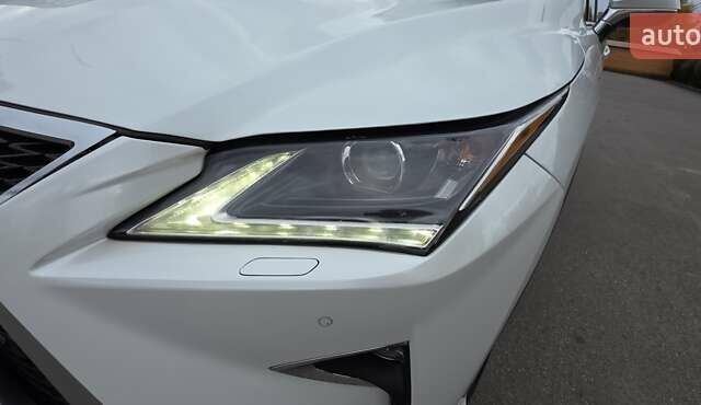 Білий Лексус РХ, об'ємом двигуна 3.46 л та пробігом 130 тис. км за 34500 $, фото 89 на Automoto.ua