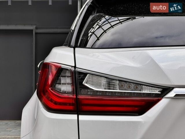 Білий Лексус РХ, об'ємом двигуна 2 л та пробігом 279 тис. км за 26900 $, фото 14 на Automoto.ua