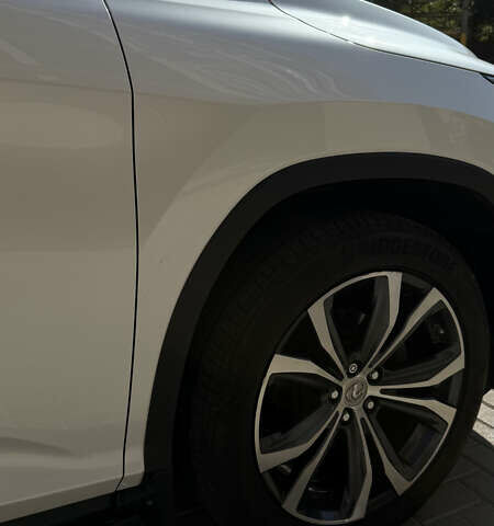 Белый Лексус РХ, объемом двигателя 2 л и пробегом 86 тыс. км за 31900 $, фото 26 на Automoto.ua