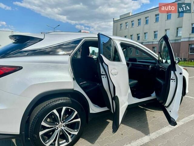 Белый Лексус РХ, объемом двигателя 2 л и пробегом 135 тыс. км за 30800 $, фото 2 на Automoto.ua