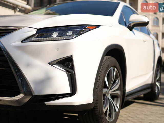 Белый Лексус РХ, объемом двигателя 2 л и пробегом 86 тыс. км за 31900 $, фото 3 на Automoto.ua
