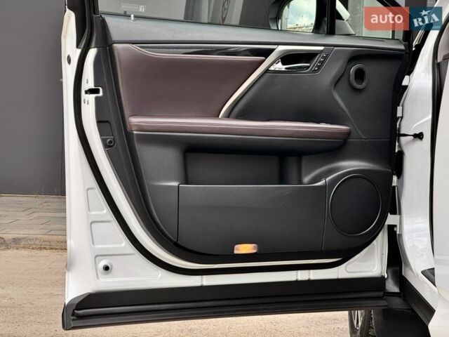 Білий Лексус РХ, об'ємом двигуна 2 л та пробігом 279 тис. км за 26900 $, фото 19 на Automoto.ua