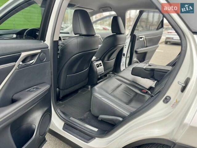 Білий Лексус РХ, об'ємом двигуна 2 л та пробігом 70 тис. км за 32900 $, фото 38 на Automoto.ua