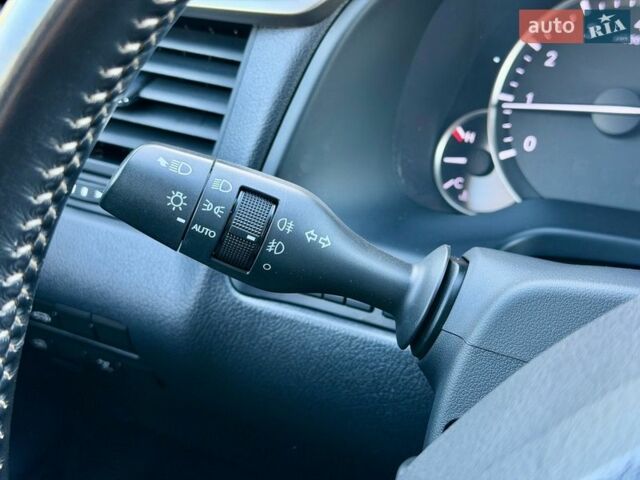 Белый Лексус РХ, объемом двигателя 2 л и пробегом 71 тыс. км за 31900 $, фото 64 на Automoto.ua