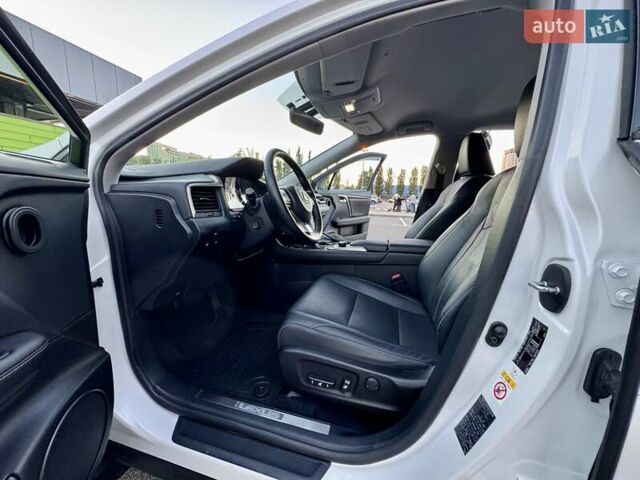 Білий Лексус РХ, об'ємом двигуна 2 л та пробігом 70 тис. км за 32900 $, фото 25 на Automoto.ua