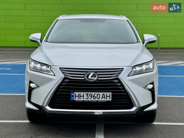 Белый Лексус РХ, объемом двигателя 2 л и пробегом 70 тыс. км за 32900 $, фото 6 на Automoto.ua