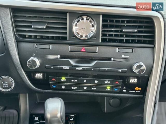 Лексус РХ 2016 в Киеве на Automoto.ua Белый Лексус РХ, объемом двигателя 2 л и пробегом 70 тыс. км за 32900 $, фото 53 на Automoto.ua