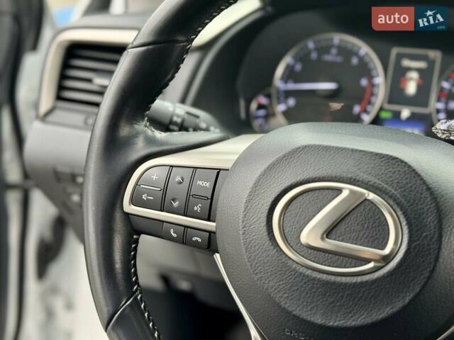 Білий Лексус РХ, об'ємом двигуна 2 л та пробігом 70 тис. км за 32900 $, фото 55 на Automoto.ua