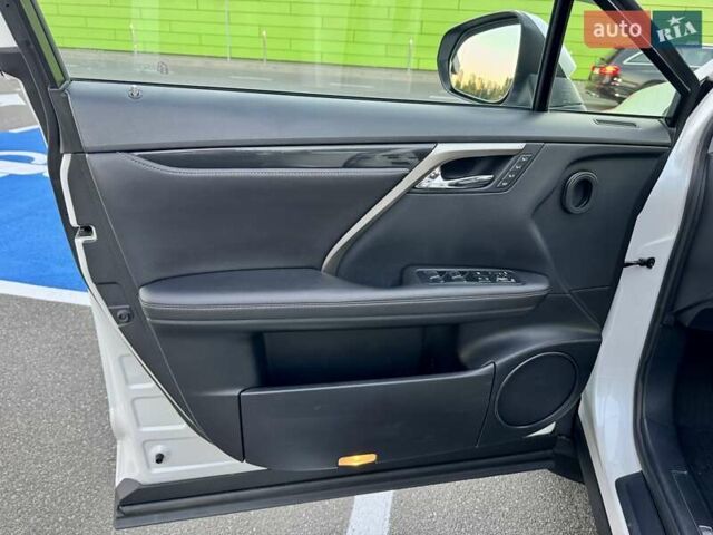 Лексус РХ 2016 в Киеве на Automoto.ua Белый Лексус РХ, объемом двигателя 2 л и пробегом 70 тыс. км за 32900 $, фото 31 на Automoto.ua