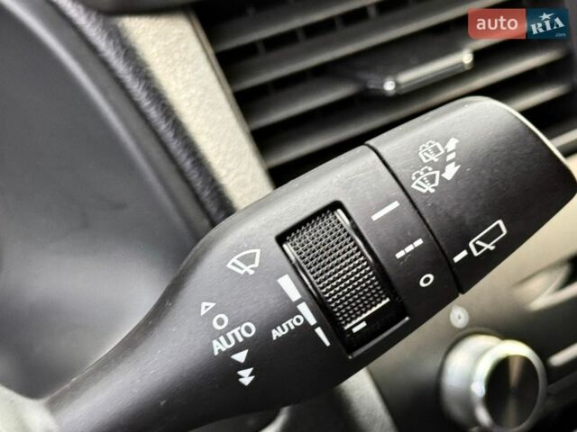 Білий Лексус РХ, об'ємом двигуна 2 л та пробігом 279 тис. км за 26900 $, фото 45 на Automoto.ua