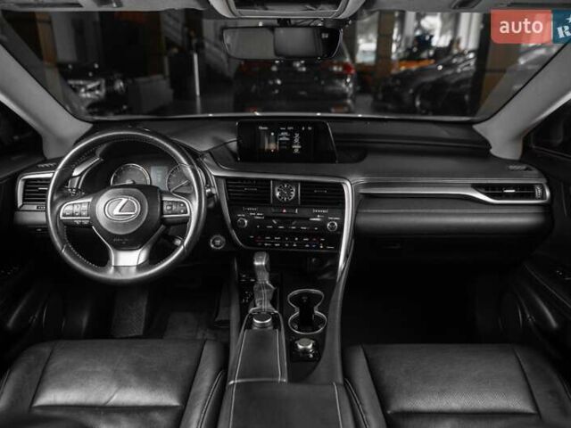 Белый Лексус РХ, объемом двигателя 3.46 л и пробегом 183 тыс. км за 27508 $, фото 2 на Automoto.ua
