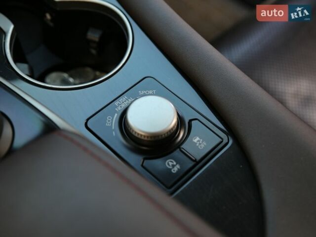 Білий Лексус РХ, об'ємом двигуна 2 л та пробігом 79 тис. км за 33000 $, фото 22 на Automoto.ua