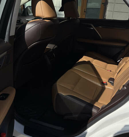 Белый Лексус РХ, объемом двигателя 2 л и пробегом 86 тыс. км за 31900 $, фото 21 на Automoto.ua