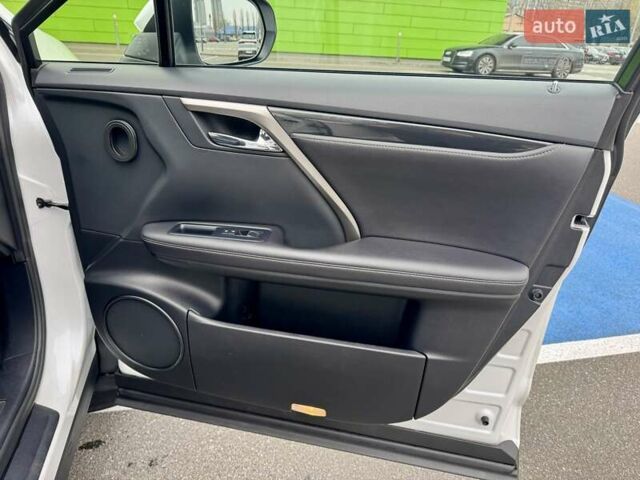 Білий Лексус РХ, об'ємом двигуна 2 л та пробігом 70 тис. км за 32900 $, фото 50 на Automoto.ua