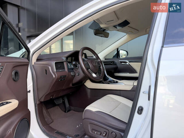 Белый Лексус РХ, объемом двигателя 2 л и пробегом 123 тыс. км за 28200 $, фото 8 на Automoto.ua