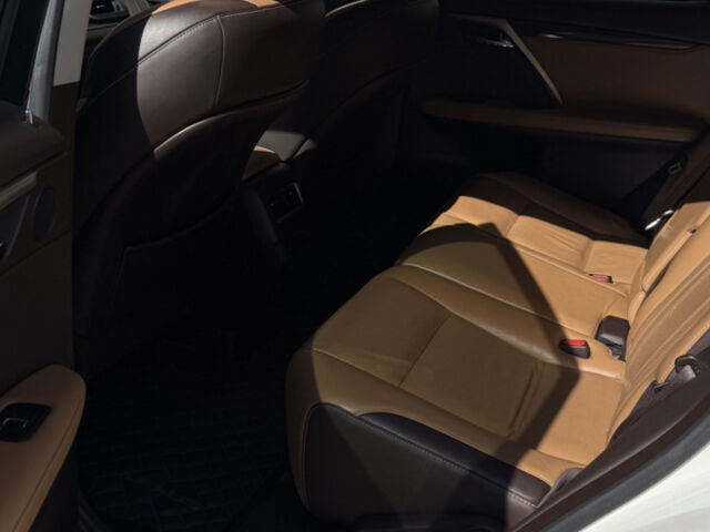 Білий Лексус РХ, об'ємом двигуна 2 л та пробігом 86 тис. км за 31900 $, фото 21 на Automoto.ua