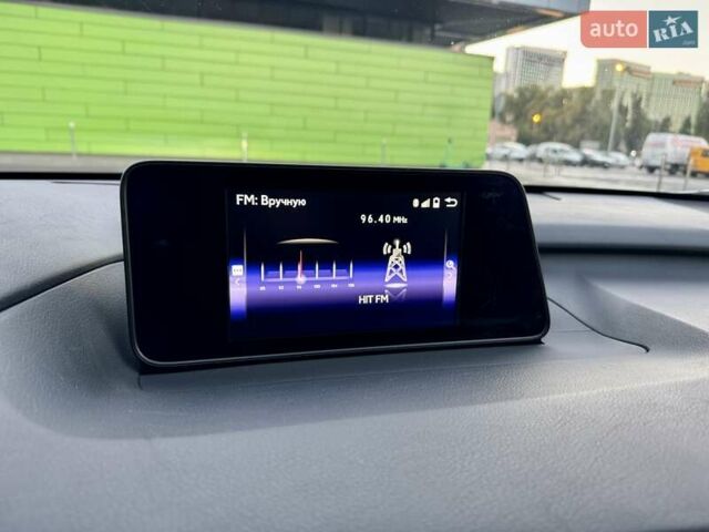 Білий Лексус РХ, об'ємом двигуна 2 л та пробігом 70 тис. км за 32900 $, фото 55 на Automoto.ua