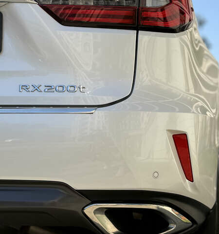 Белый Лексус РХ, объемом двигателя 2 л и пробегом 86 тыс. км за 31900 $, фото 9 на Automoto.ua