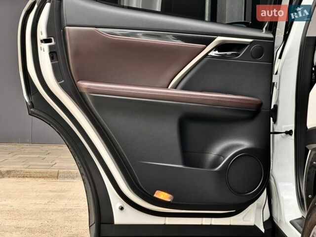 Білий Лексус РХ, об'ємом двигуна 2 л та пробігом 279 тис. км за 26900 $, фото 27 на Automoto.ua