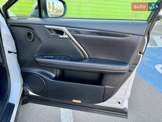 Белый Лексус РХ, объемом двигателя 2 л и пробегом 71 тыс. км за 31900 $, фото 52 на Automoto.ua