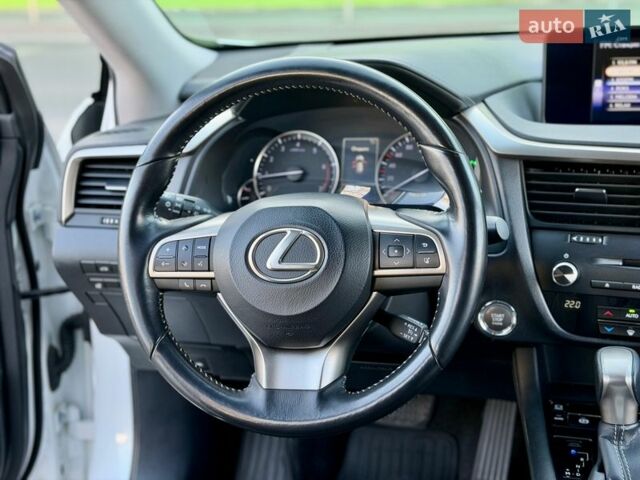 Белый Лексус РХ, объемом двигателя 2 л и пробегом 71 тыс. км за 31900 $, фото 56 на Automoto.ua