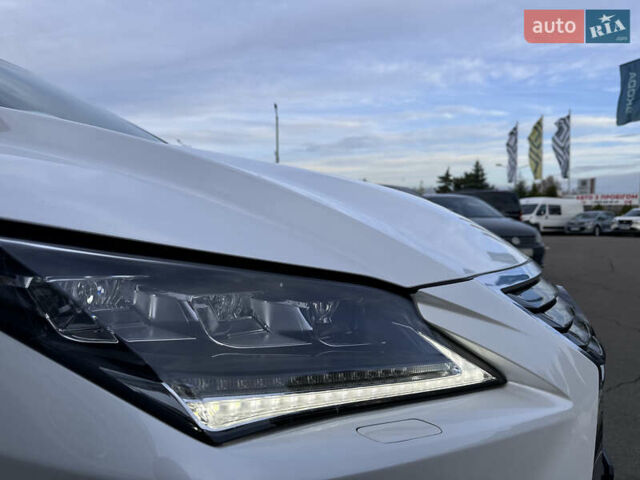 Білий Лексус РХ, об'ємом двигуна 2 л та пробігом 179 тис. км за 29990 $, фото 16 на Automoto.ua