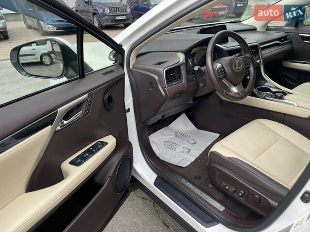 Білий Лексус РХ, об'ємом двигуна 2 л та пробігом 186 тис. км за 27777 $, фото 5 на Automoto.ua