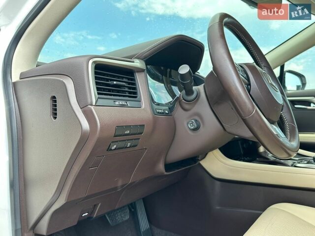 Білий Лексус РХ, об'ємом двигуна 2 л та пробігом 99 тис. км за 30000 $, фото 22 на Automoto.ua