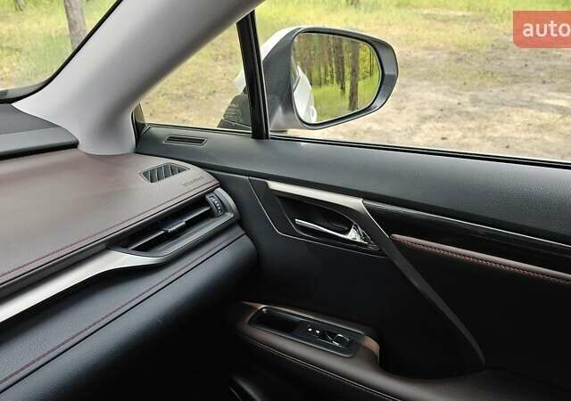 Белый Лексус РХ, объемом двигателя 2 л и пробегом 105 тыс. км за 35400 $, фото 6 на Automoto.ua