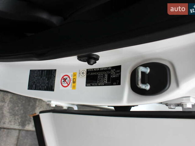 Білий Лексус РХ, об'ємом двигуна 2 л та пробігом 117 тис. км за 31500 $, фото 10 на Automoto.ua