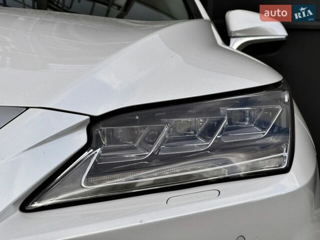 Білий Лексус РХ, об'ємом двигуна 2 л та пробігом 279 тис. км за 26900 $, фото 13 на Automoto.ua