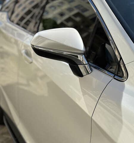 Белый Лексус РХ, объемом двигателя 2 л и пробегом 86 тыс. км за 31900 $, фото 6 на Automoto.ua