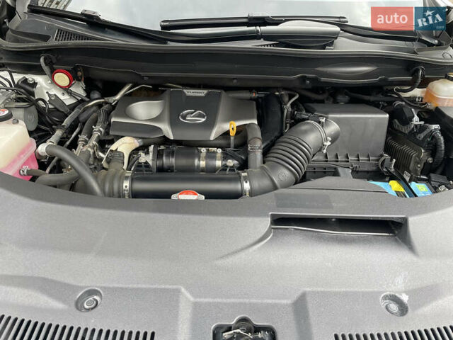 Білий Лексус РХ, об'ємом двигуна 2 л та пробігом 165 тис. км за 37000 $, фото 3 на Automoto.ua