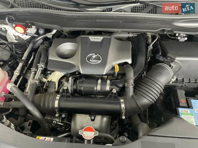 Білий Лексус РХ, об'ємом двигуна 2 л та пробігом 186 тис. км за 27777 $, фото 6 на Automoto.ua