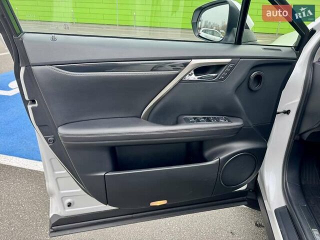 Білий Лексус РХ, об'ємом двигуна 2 л та пробігом 70 тис. км за 32900 $, фото 35 на Automoto.ua