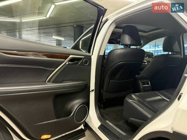 Білий Лексус РХ, об'ємом двигуна 3.46 л та пробігом 106 тис. км за 36900 $, фото 24 на Automoto.ua