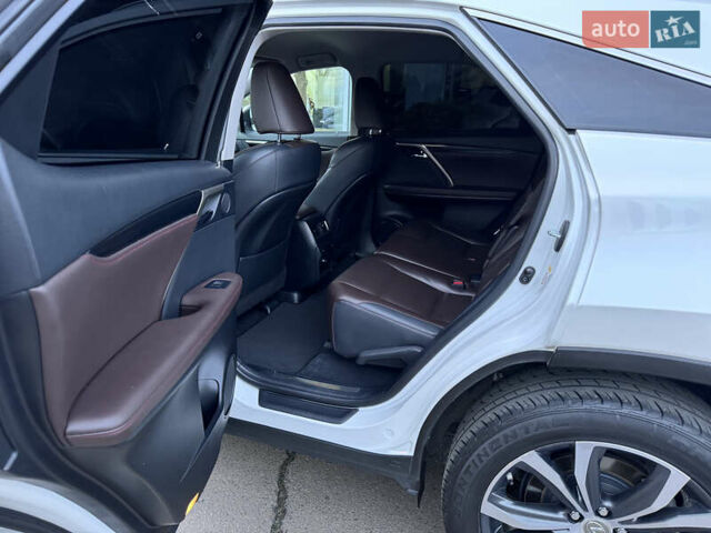 Білий Лексус РХ, об'ємом двигуна 2 л та пробігом 179 тис. км за 29990 $, фото 71 на Automoto.ua