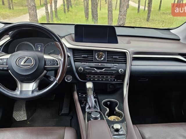 Білий Лексус РХ, об'ємом двигуна 2 л та пробігом 105 тис. км за 35400 $, фото 4 на Automoto.ua