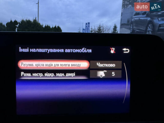 Білий Лексус РХ, об'ємом двигуна 2 л та пробігом 179 тис. км за 29990 $, фото 64 на Automoto.ua