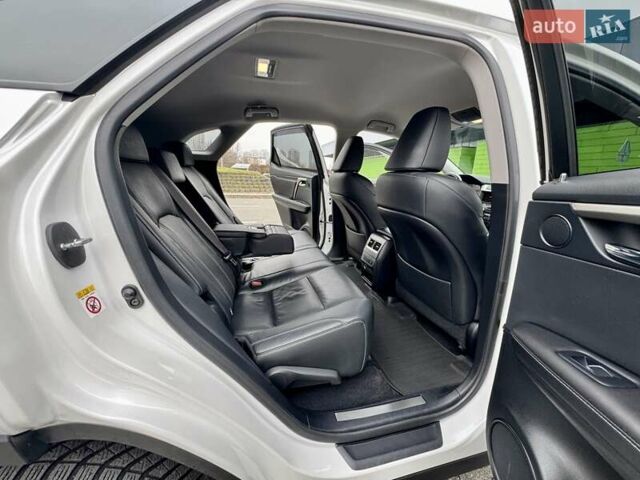 Белый Лексус РХ, объемом двигателя 2 л и пробегом 70 тыс. км за 32900 $, фото 43 на Automoto.ua