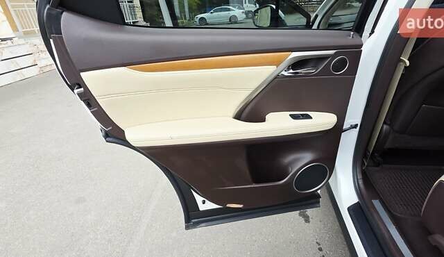 Білий Лексус РХ, об'ємом двигуна 3.46 л та пробігом 130 тис. км за 34500 $, фото 77 на Automoto.ua