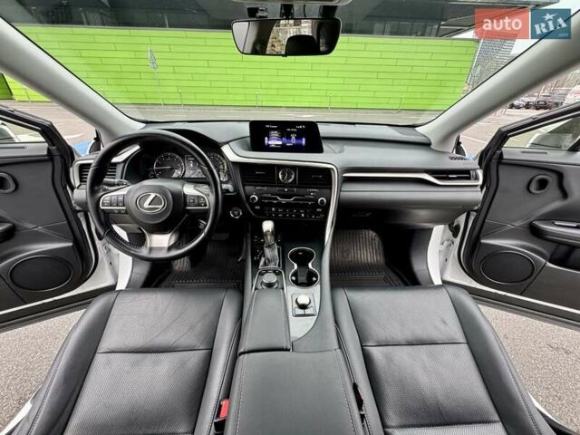 Білий Лексус РХ, об'ємом двигуна 2 л та пробігом 70 тис. км за 32900 $, фото 52 на Automoto.ua