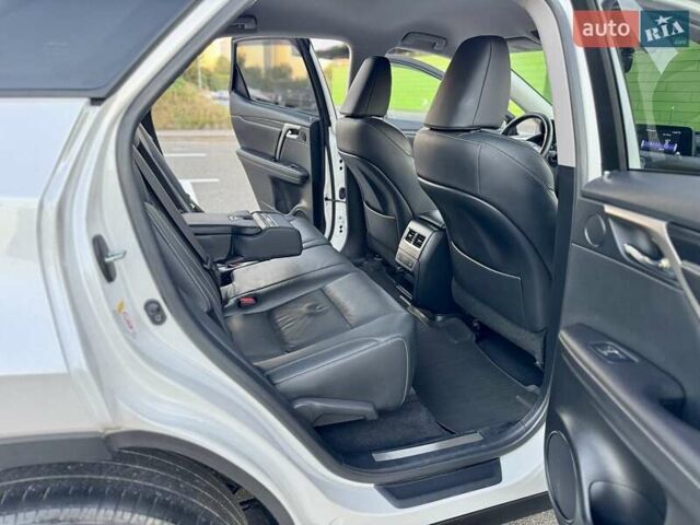 Білий Лексус РХ, об'ємом двигуна 2 л та пробігом 70 тис. км за 32900 $, фото 36 на Automoto.ua